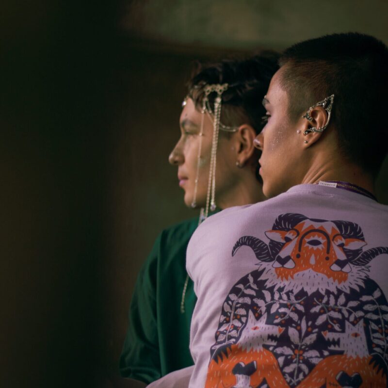 Camiseta por DiezLetras: Catarsis de la Naturaleza y Espiritualidad