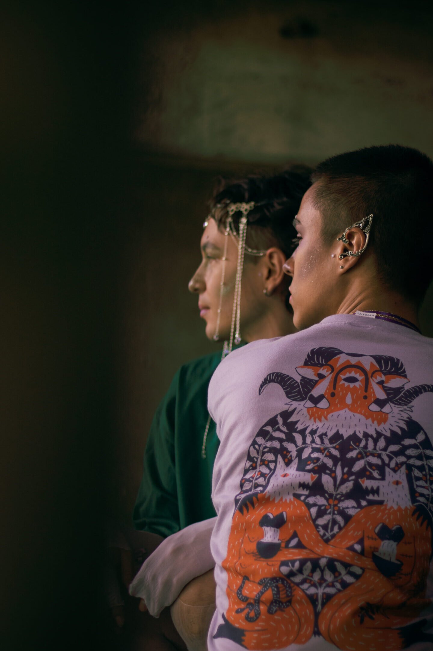 Camiseta por DiezLetras: Catarsis de la Naturaleza y Espiritualidad